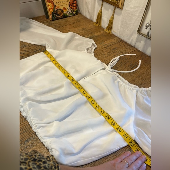 ❣️AMANDA UPRICHARD OFF-THE-SHOULDER BLOUSE – SIZE L - Picture 5 of 11